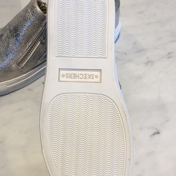 NWOT gold sketchers - Picture 2 of 4